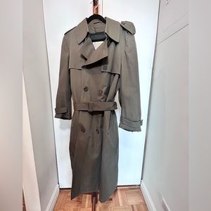 London Fog Size Large Grey/Brown Gently Worn Rain Coat